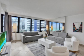 Resort beach condo w beach service 601